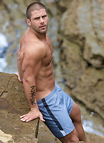Hot muscled athlet Aaron posing naked by PerfectGuyz