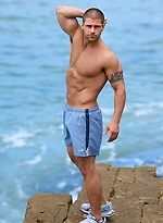 Hot muscled athlet Aaron posing naked by PerfectGuyz