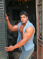 Latin bodybuilder Bruno Divino photos by Muscle Gallery