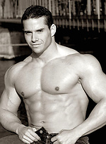 Roberto Castellano, hot latin muscle man by Muscle Gallery