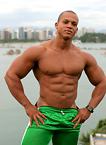 Bald latin muscle man Felipe Gigante by Power Men