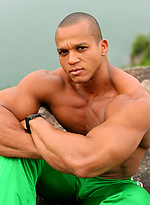 Bald latin muscle man Felipe Gigante by Power Men