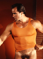 Leo Hooks - oiled by Colt Studio