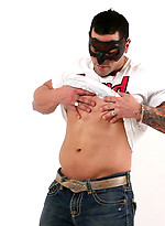 Bodybuilder Elio shows his uncut cock by Maskurbate