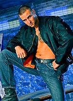 Muscle hottie Chris Hucker by Scary Fuckers With Chris Hacker