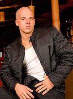 Solo photo session in a bar by Scary Fuckers
