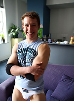 Straight Aussie Jock Brad jacks off for Ben by Bentley Race