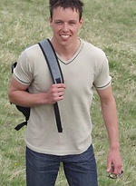 Muscle guy stripping outdoors by Czech Boys