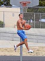 I\\\\\\\'ve met some tall boys lately and 20-year-old Robbie is definitely one of them! He\\\\\\\'s a charming guy from Texas with a sexy southern drawl by SeanCody