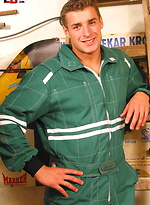 Straight mechanic stripping and jerking off by Czech Boys