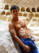 Inside Israel Solo photos by Lucas Entetainment
