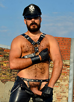 Leather Big Wolf vs Axl Black by Cazzo Club