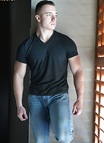Bodybuilder Joey Russo Jerks His Cock And CUMS by Gayhoopla