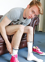 Skinny Aussie Boys - Meet our new mate Tom Jackson now by Bentley Race