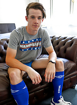 Meet my hot new mate Brad Hunter showing off his XL package by Bentley Race With Brad Hunter