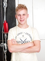 Shower wanking with sexy twink boy Bert by Doggy Boys With Bert Meyer
