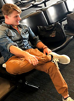 Price Hogan Jerks Off On Airplane To Europe by Gayhoopla