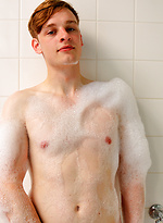 Take a bubble bath with our cute mate Lincoln Hall by Bentley Race