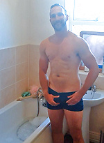 Straight & Muscular Rich by English Lads
