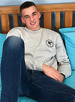 Straight Muscular Lad Reuben Clark by English Lads