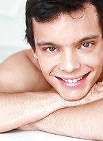 Joey Rollins solo by BelAmi Online With Joey Rollins