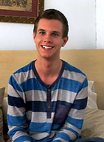 Taylor Lockner jacking off dick by Squirtz