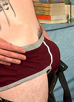 Jackson hsows his hairy ass by Squirtz