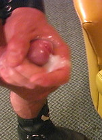 Muscle man Raven strokes dick by Maskurbate
