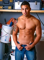 Hunter Vance strokes dick by High Perfomance Men With Hunter Vance