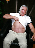 Gray daddy Davo shows his cock by Pantheon Bear