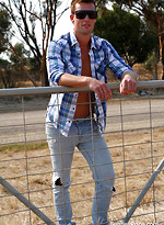 Aussie boy Lincoln Ashby stops for a roadside wank by Bentley Race