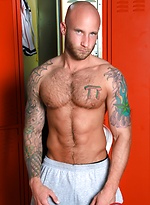 Muscle hunk Drake Jaden in a locker room by High Perfomance Men With Drake Jaden