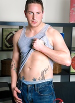 Brad Star shws his sexy body by High Perfomance Men With Brad Star