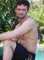 Muscular guy Joe shows his big cock by SeanCody
