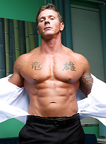 Muscle man James Idols strokes dick by Power Men