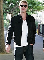 Liam Hemsworth by Male Stars