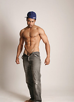 Magnum Boulder Shows Off by BlackNHung
