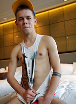Super cute Axel Pierce - Photoshoot and fuck session with Ben by Bentley Race
