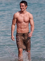 Robert Buckley by Male Stars
