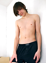 Zac Wilder jacking off dick by Squirtz