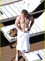Chris Hemsworth by Male Stars