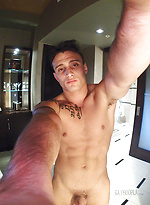 Hot muscle athlete David Vano by Gayhoopla