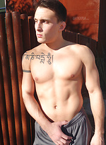Hot muscle athlete David Vano by Gayhoopla