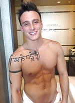 Hot muscle athlete David Vano by Gayhoopla