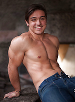 Muscled hottie Fabrizio by LucasKazan