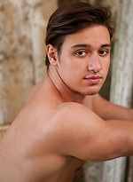 Muscled hottie Fabrizio by LucasKazan