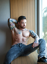 Jordan Levine sticks his raw cock inside newcomer, Brett Beckham by Randy Blue With Jordan Levine,Brett Beckham