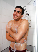 Hit the showers with Aussie Chris Bass by Bentley Race