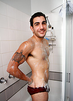 Hit the showers with Aussie Chris Bass by Bentley Race