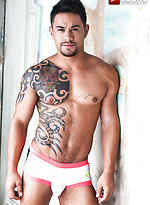 Hugh Hunter And Xavier Hux - Raw Hot Tub Action by Lucas Entetainment With Xavier Hux,Hugh Hunter